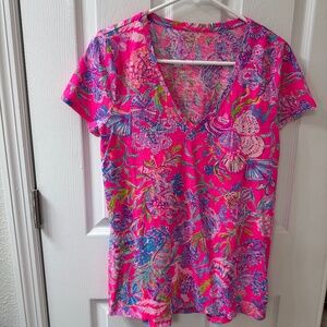 Lilly Pulitzer “On Parade” Hot Pink V-Neck Tee – Size Small, EUC